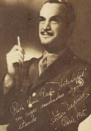 Foto en articulo de Cine Radio Actualidad 1945, la misma contiene una dedicatoria firmada por Arturo Despouey