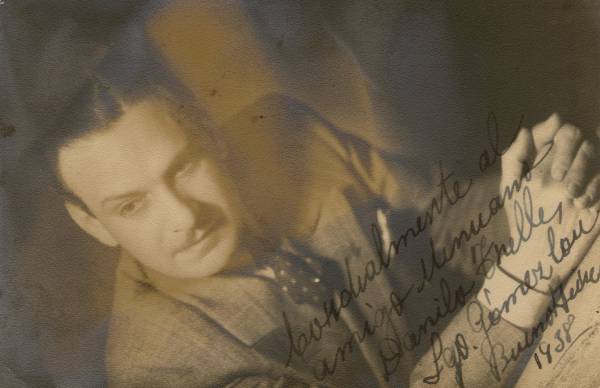 Foto de Santiago Gómez Cou dedicada
